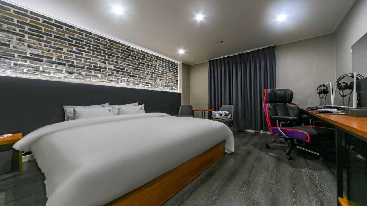 The Way Hotel تَنوان المظهر الخارجي الصورة